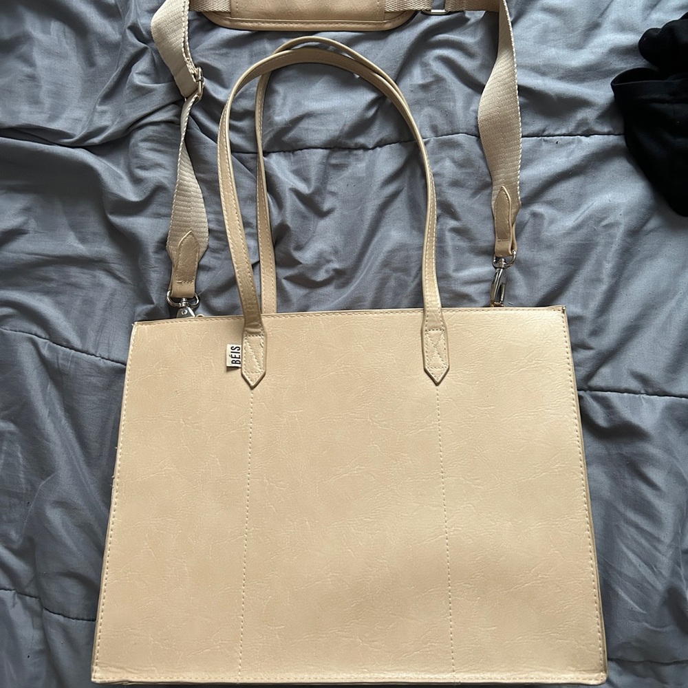 SOLD. Beis Work Tote